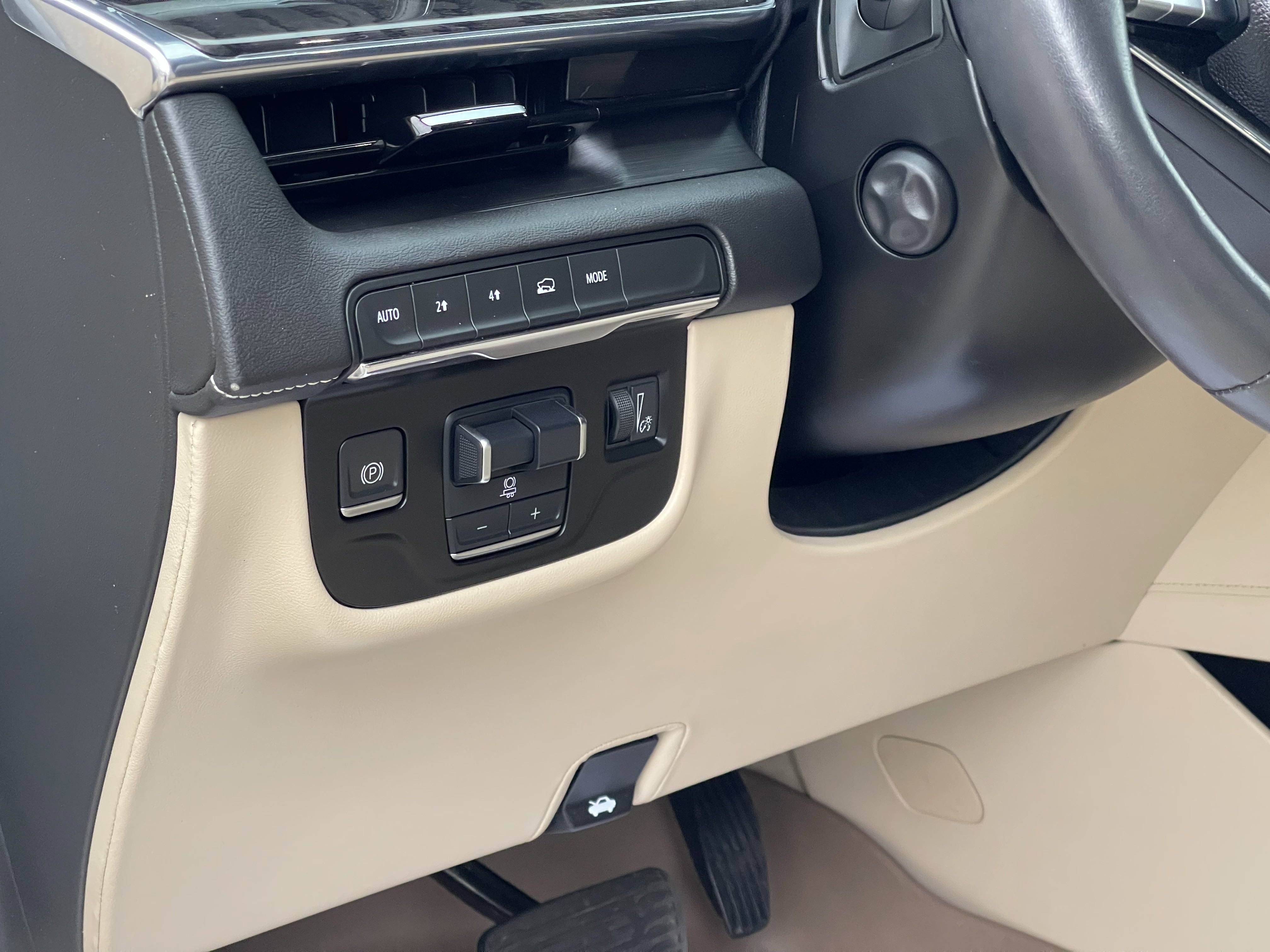 Used 2023 Cadillac Escalade ESV Premium Luxury w/ Performance Package AWD/4WD image 18