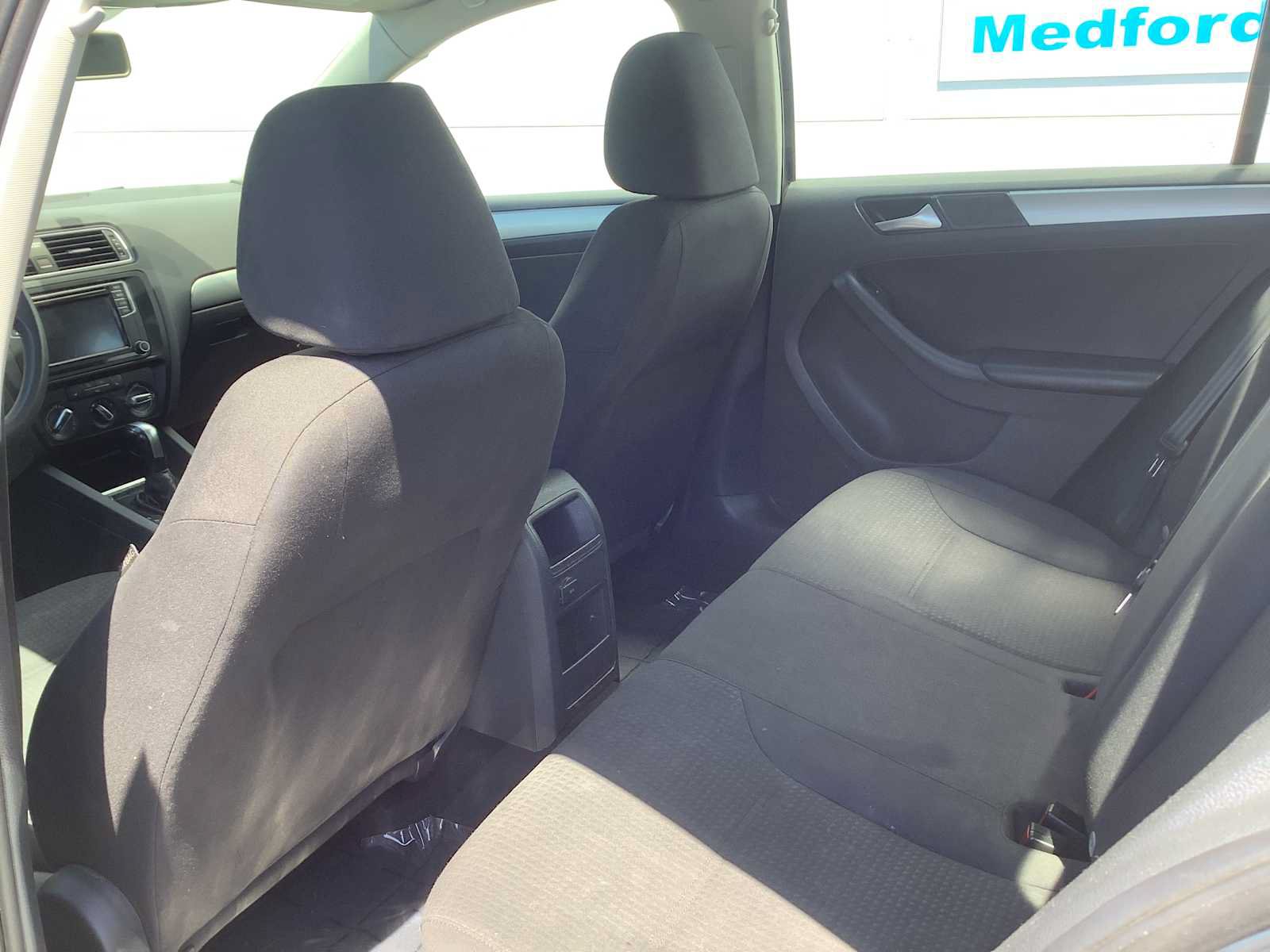 Used 2016 Volkswagen Jetta SE FWD image 12