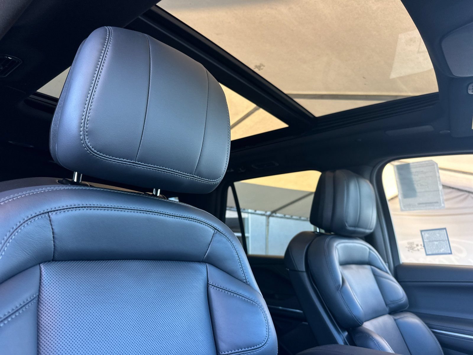 New 2027 Lincoln Navigator L Reserve w/ Jet Appearance Package AWD/4WD image 17