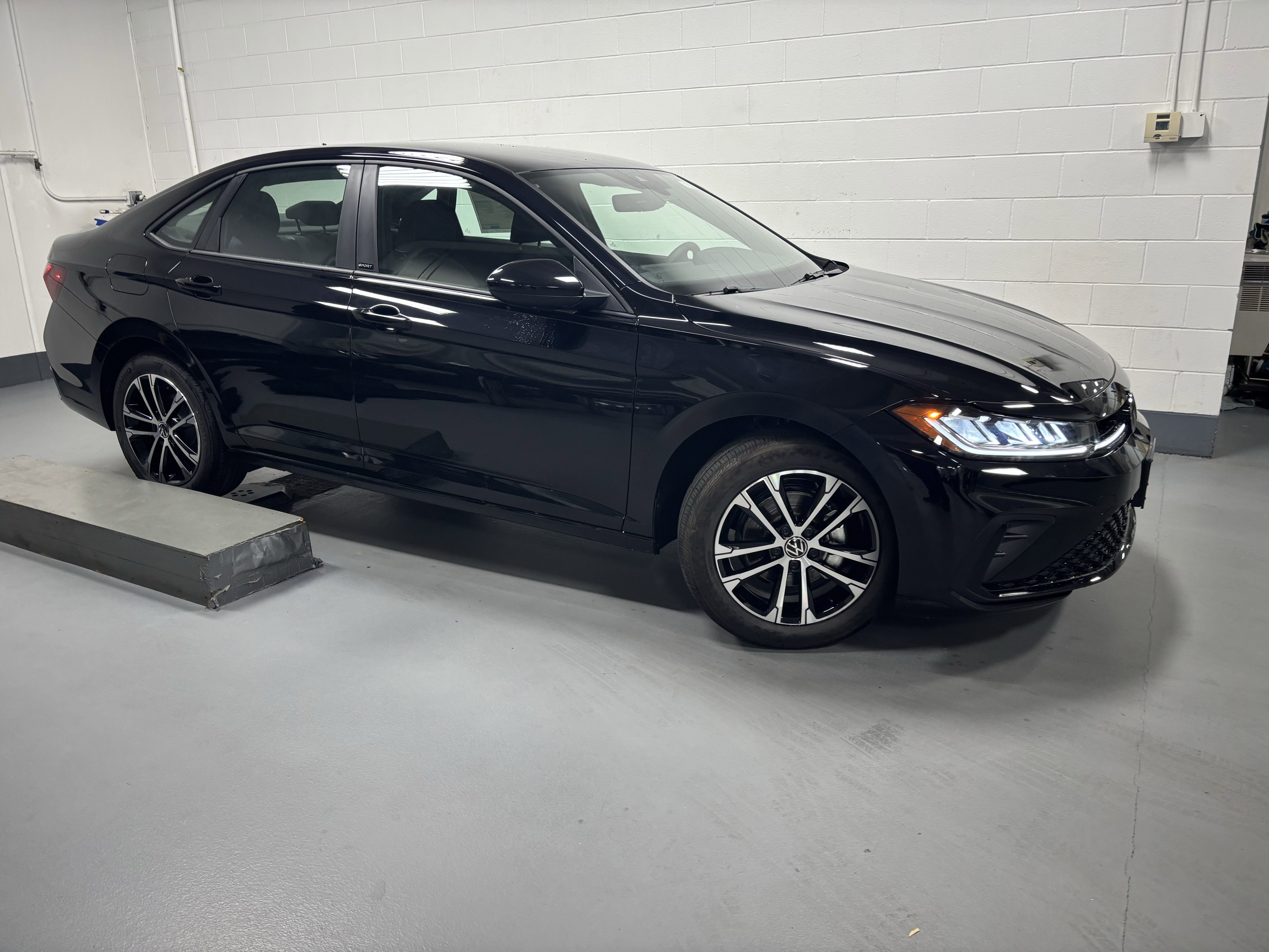 New 2025 Volkswagen Jetta Sport image 7