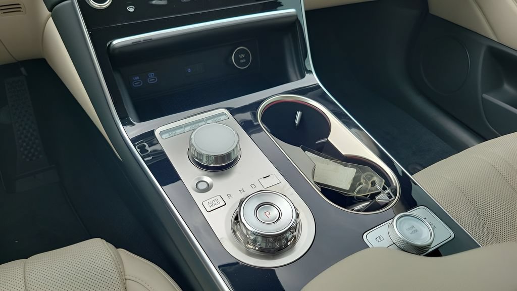 New 2026 Genesis GV80 2.5T RWD image 15