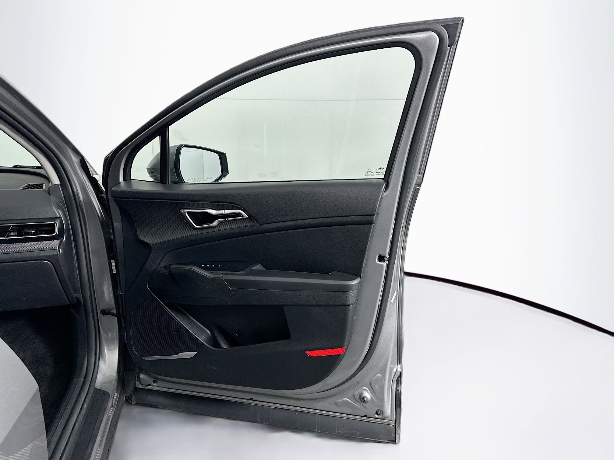 Used 2025 Kia Sportage LX image 30