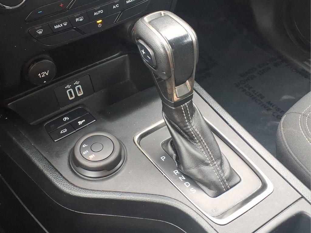 Used 2022 Ford Ranger XLT w/ Equipment Group 301A Mid image 10