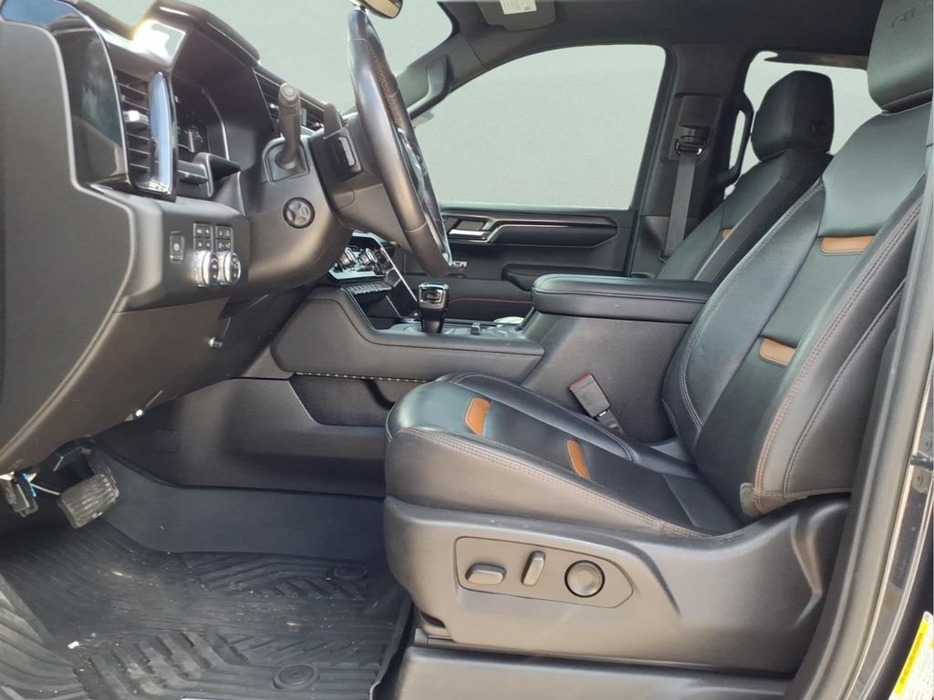 Used 2023 GMC Sierra 1500 AT4 w/ Technology Package AWD/4WD image 15
