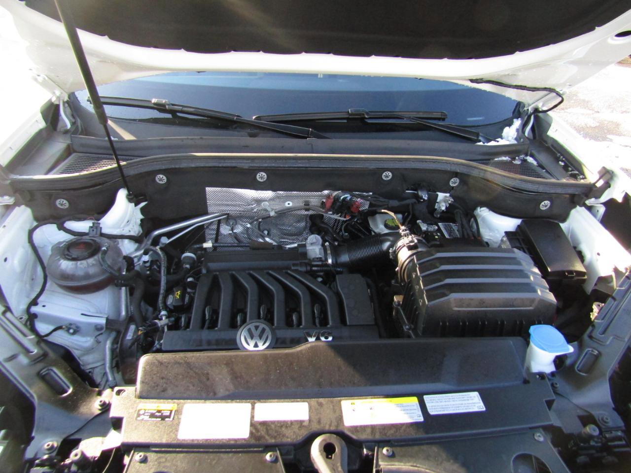 Used 2021 Volkswagen Atlas Cross Sport SEL Premium R-Line image 32