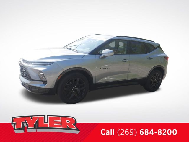 Used 2023 Chevrolet Blazer RS w/ Driver Confidence II Package AWD/4WD image 3