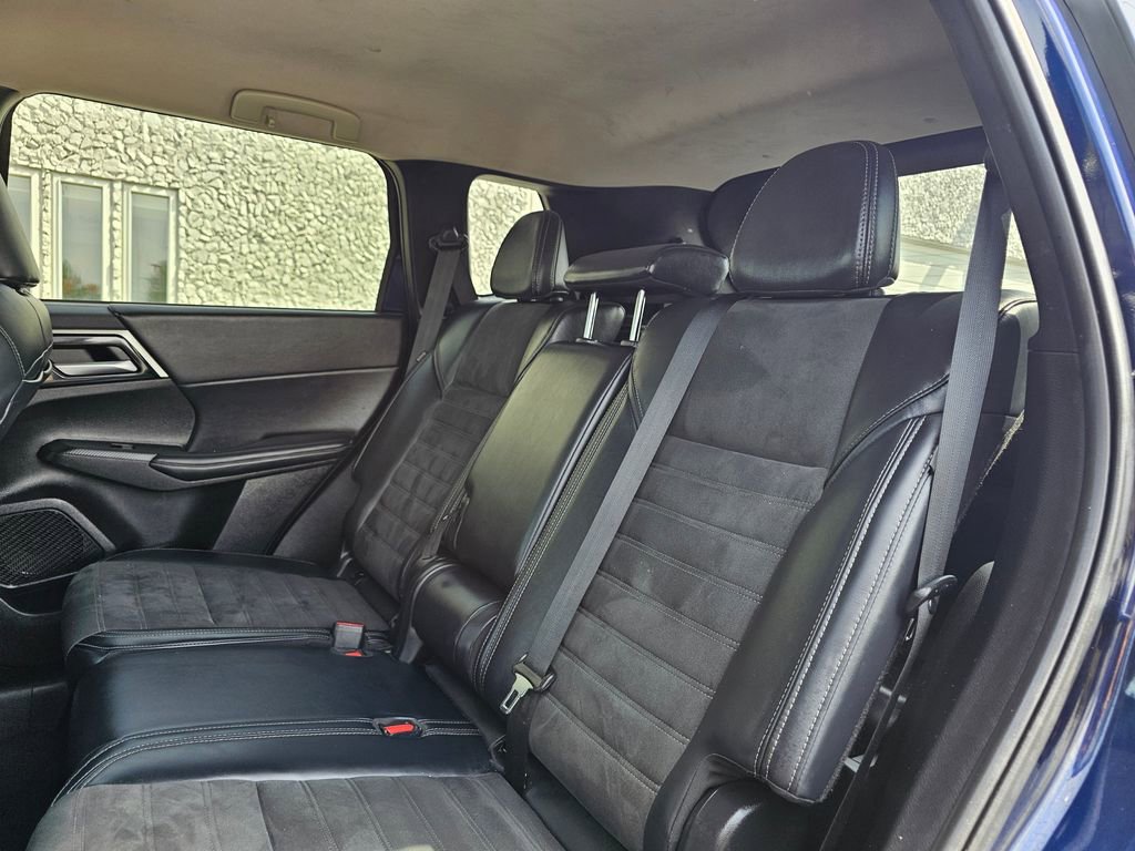 Used 2024 Mitsubishi Outlander SE AWD/4WD image 14