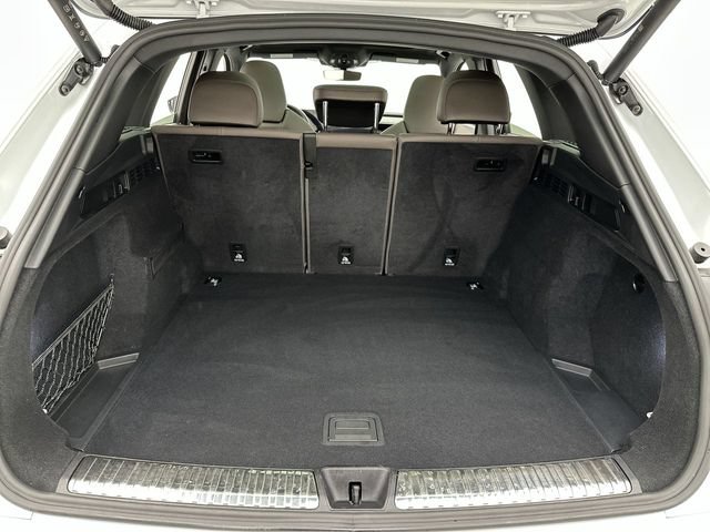 Used 2025 Audi Q5 Premium w/ Premium Plus AWD/4WD image 24