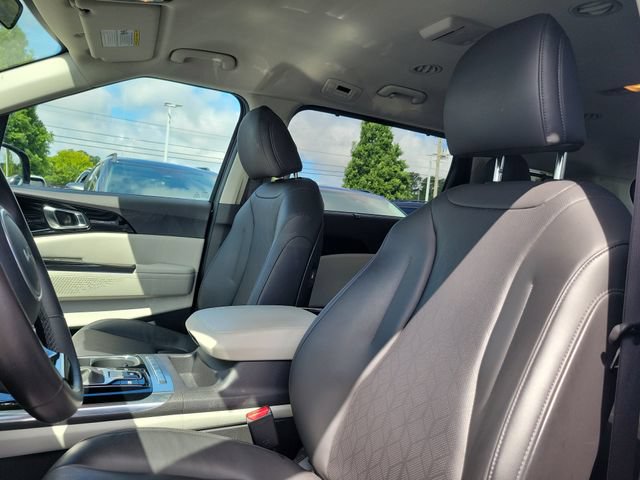 Certified 2024 Kia Carnival EX FWD image 14