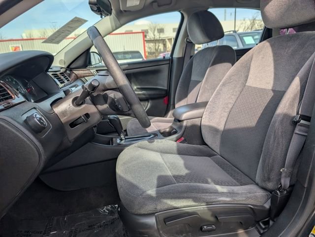 Used 2016 Chevrolet Impala LT FWD image 7