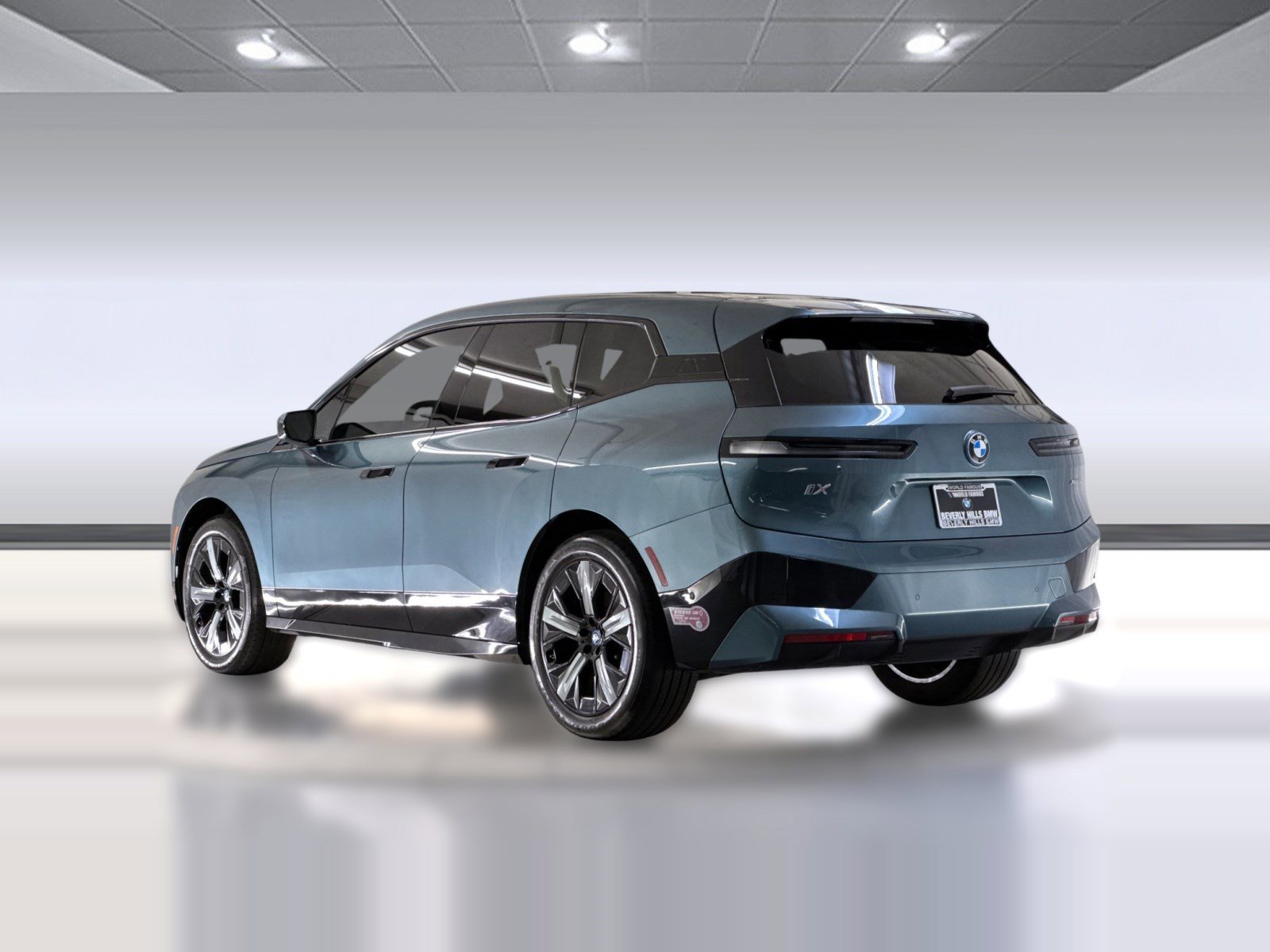 Used 2024 BMW iX xDrive50 w/ Sport Package image 3