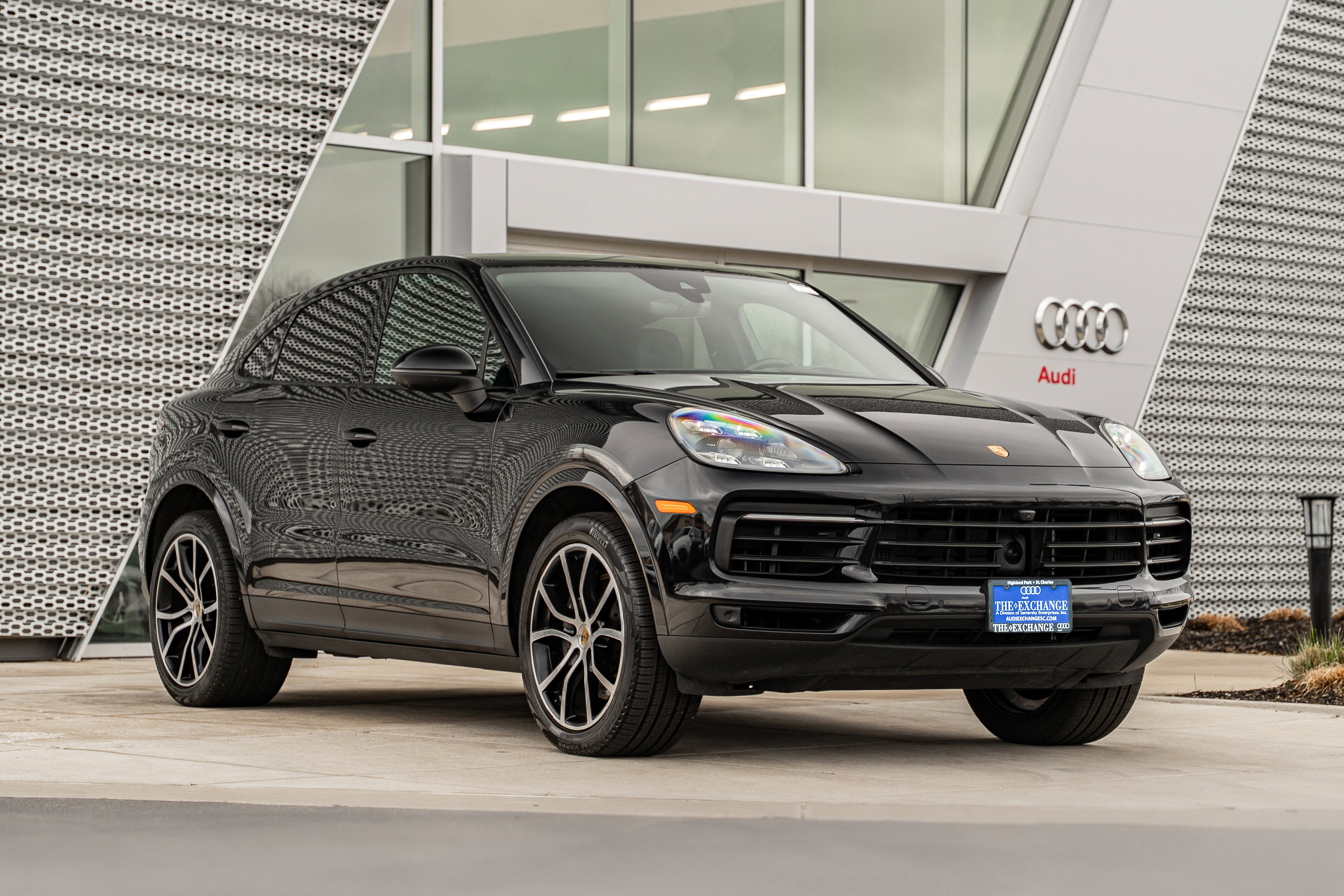 Used 2021 Porsche Cayenne Coupe image 1