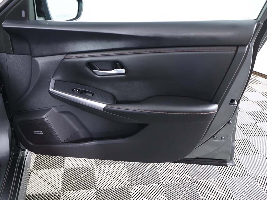 Used 2023 Nissan Sentra SR w/ SR Premium Package image 25