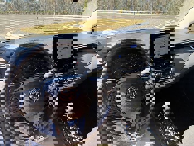 Used 2025 Toyota Corolla LE image 5