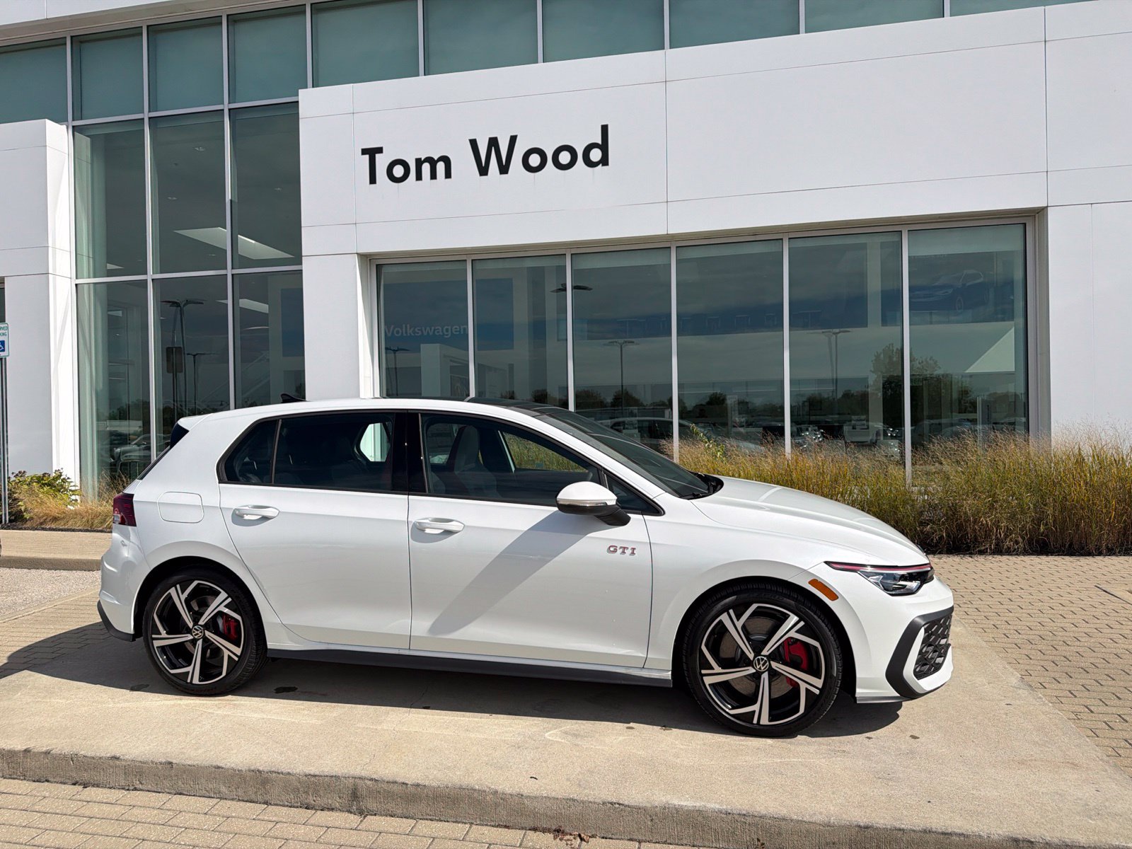 New 2026 Volkswagen GTI SE FWD image 2