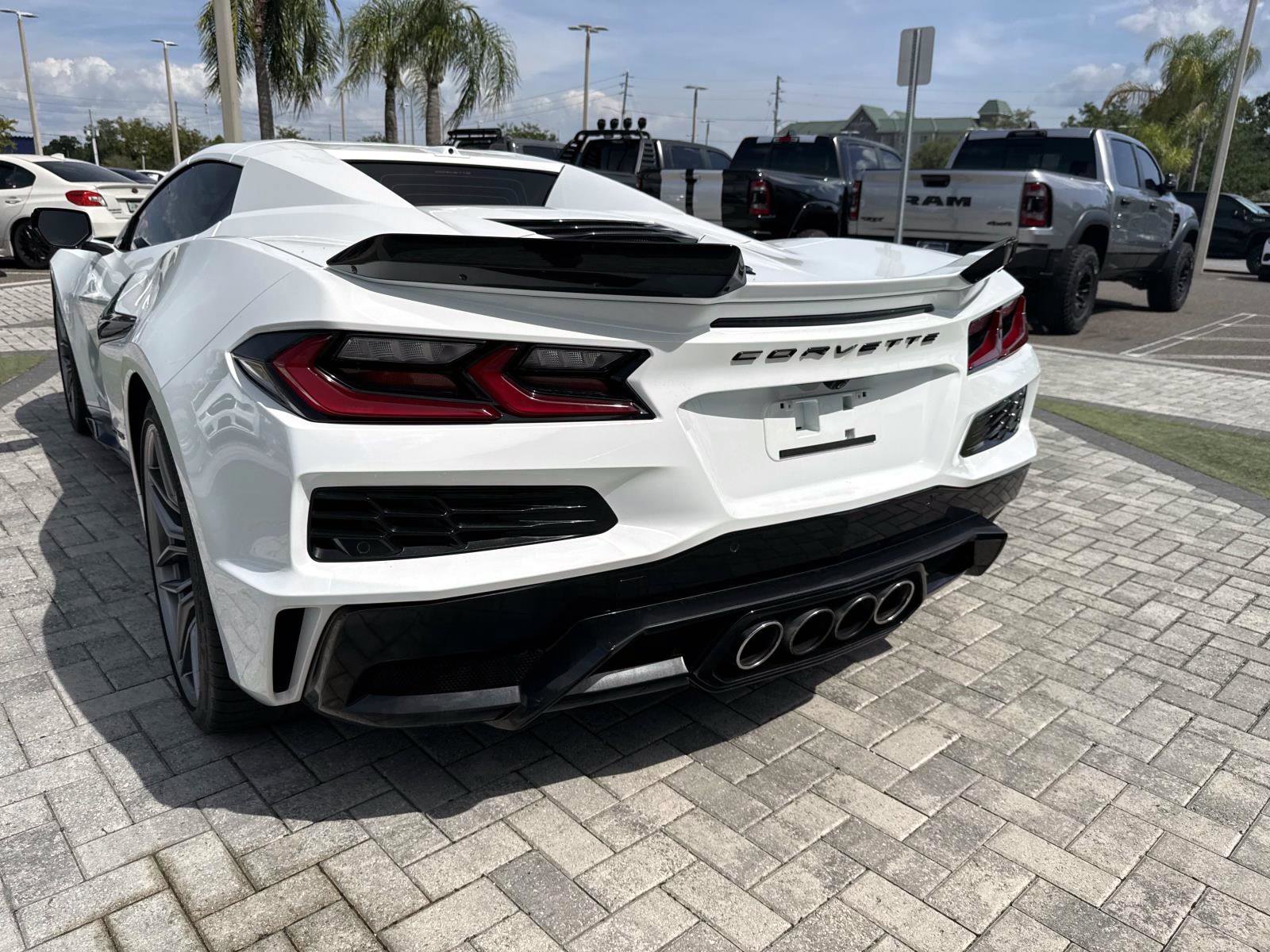 Used 2024 Chevrolet Corvette Z06 RWD image 15