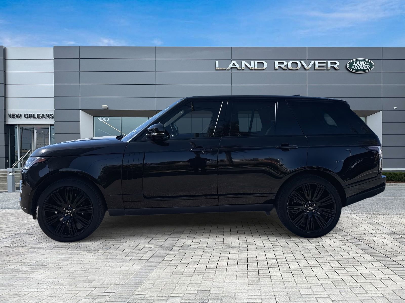 Used 2022 Land Rover Range Rover Westminster Edition image 2