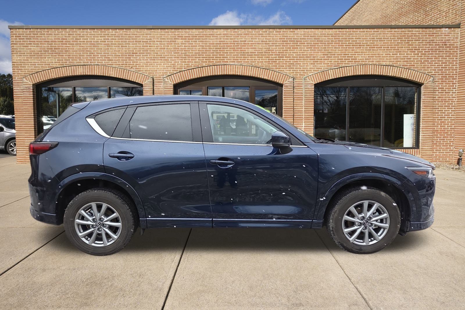 Used 2025 MAZDA CX-5 AWD 2.5 S w/ Preferred Package image 2