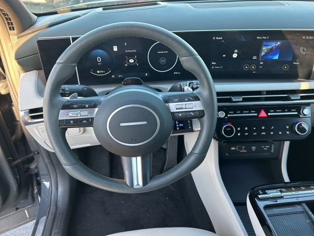 Used 2025 Hyundai Tucson Limited image 13