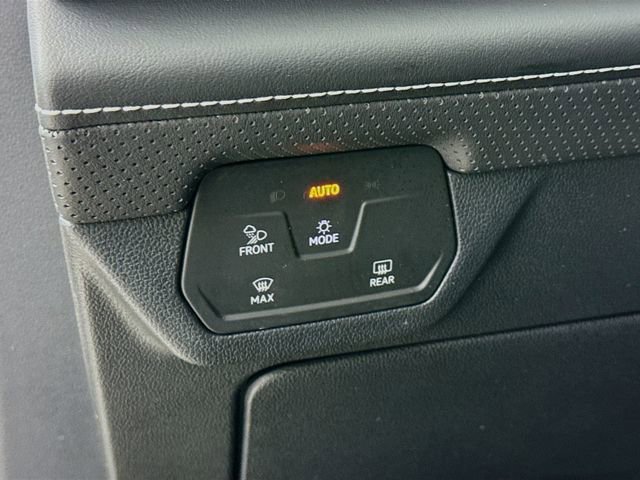 Used 2025 Volkswagen Atlas SE image 10