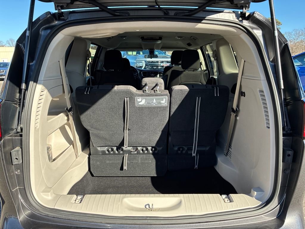 Used 2020 Chrysler Voyager LX w/ Cold Weather Group image 15