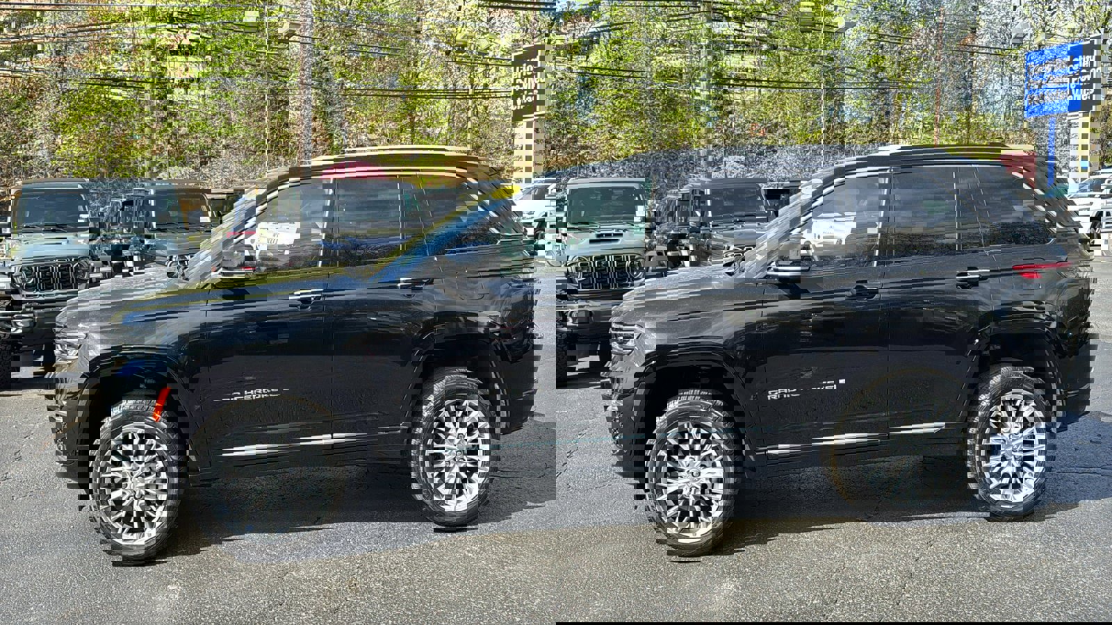 Certified 2024 Jeep Grand Cherokee Summit w/ Adv Protech Group IV image 2