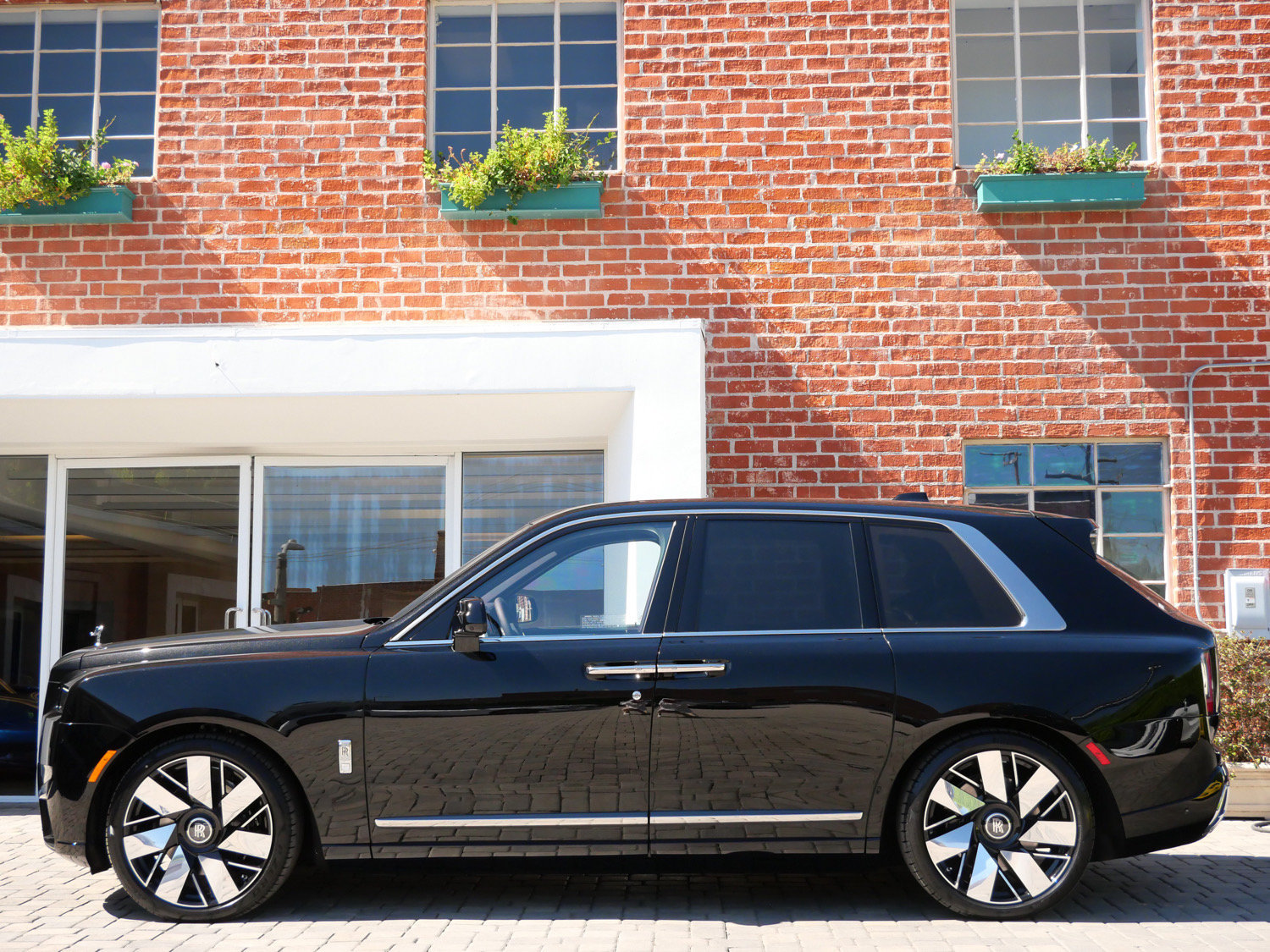 New 2027 Rolls-Royce Cullinan AWD/4WD image 3
