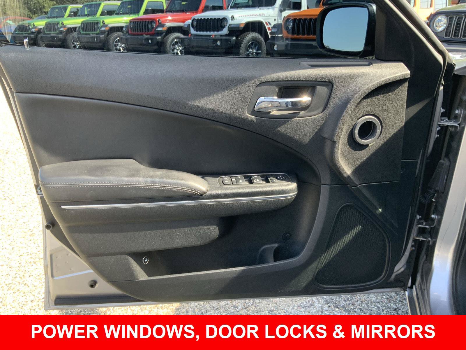 Used 2014 Dodge Charger SE RWD image 14