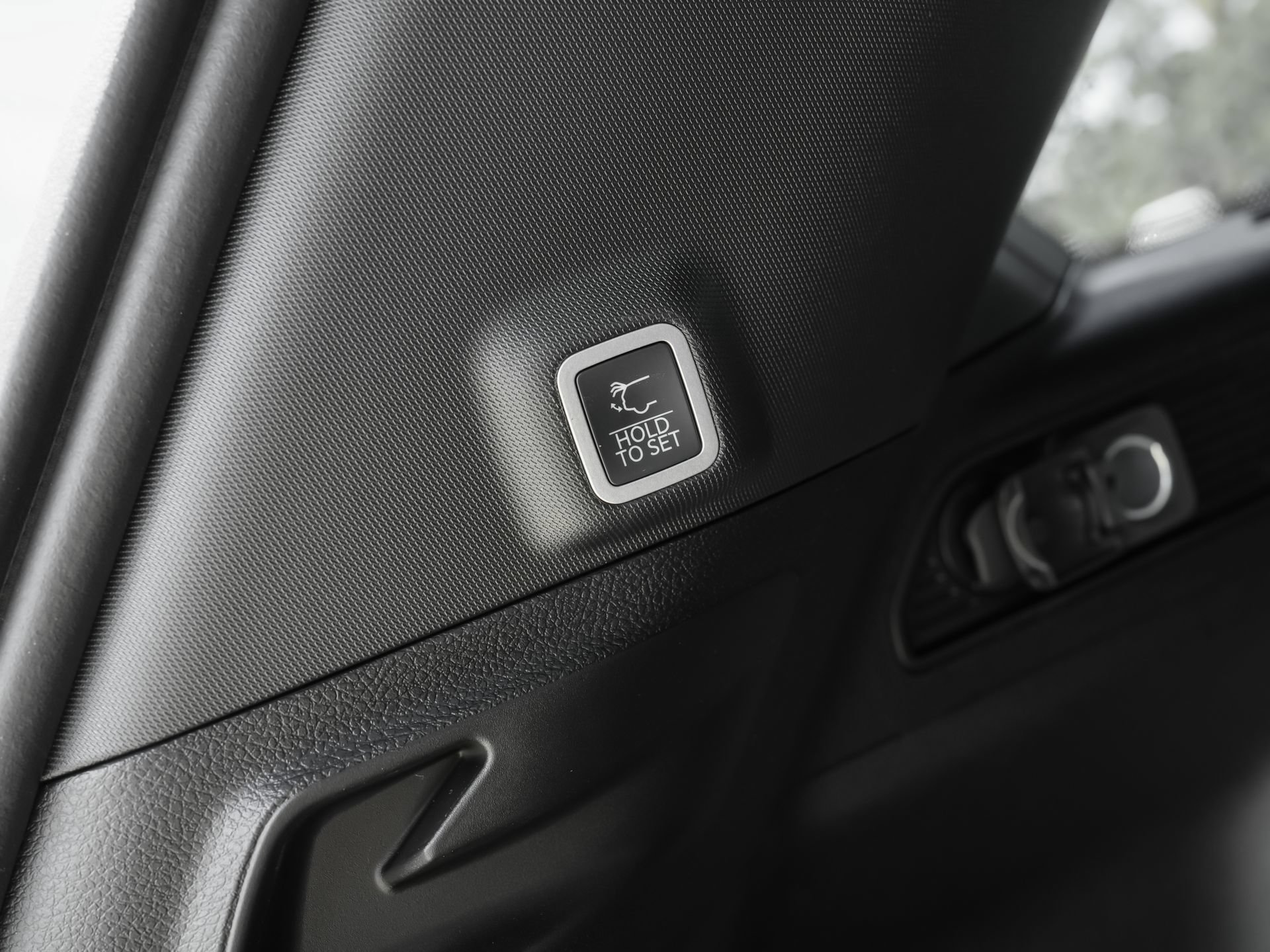 Used 2025 Jeep Grand Cherokee Altitude RWD image 44