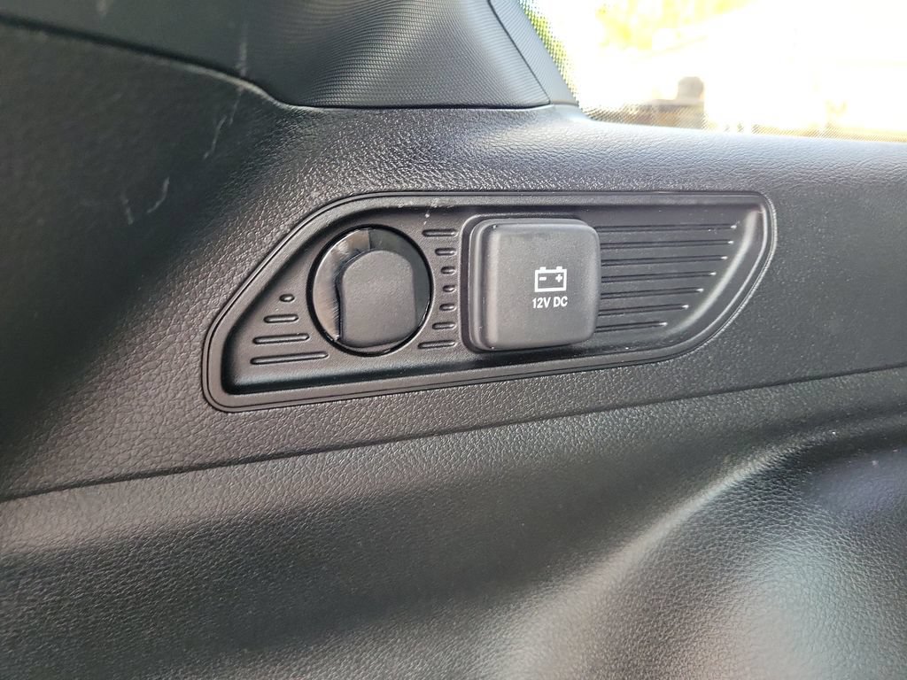 Certified 2025 Jeep Grand Cherokee Laredo AWD/4WD image 10