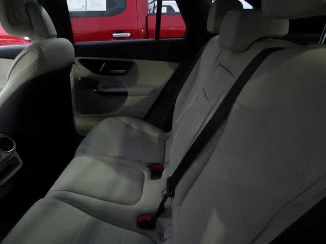Used 2024 Mercedes-Benz GLC 300 4MATIC image 7