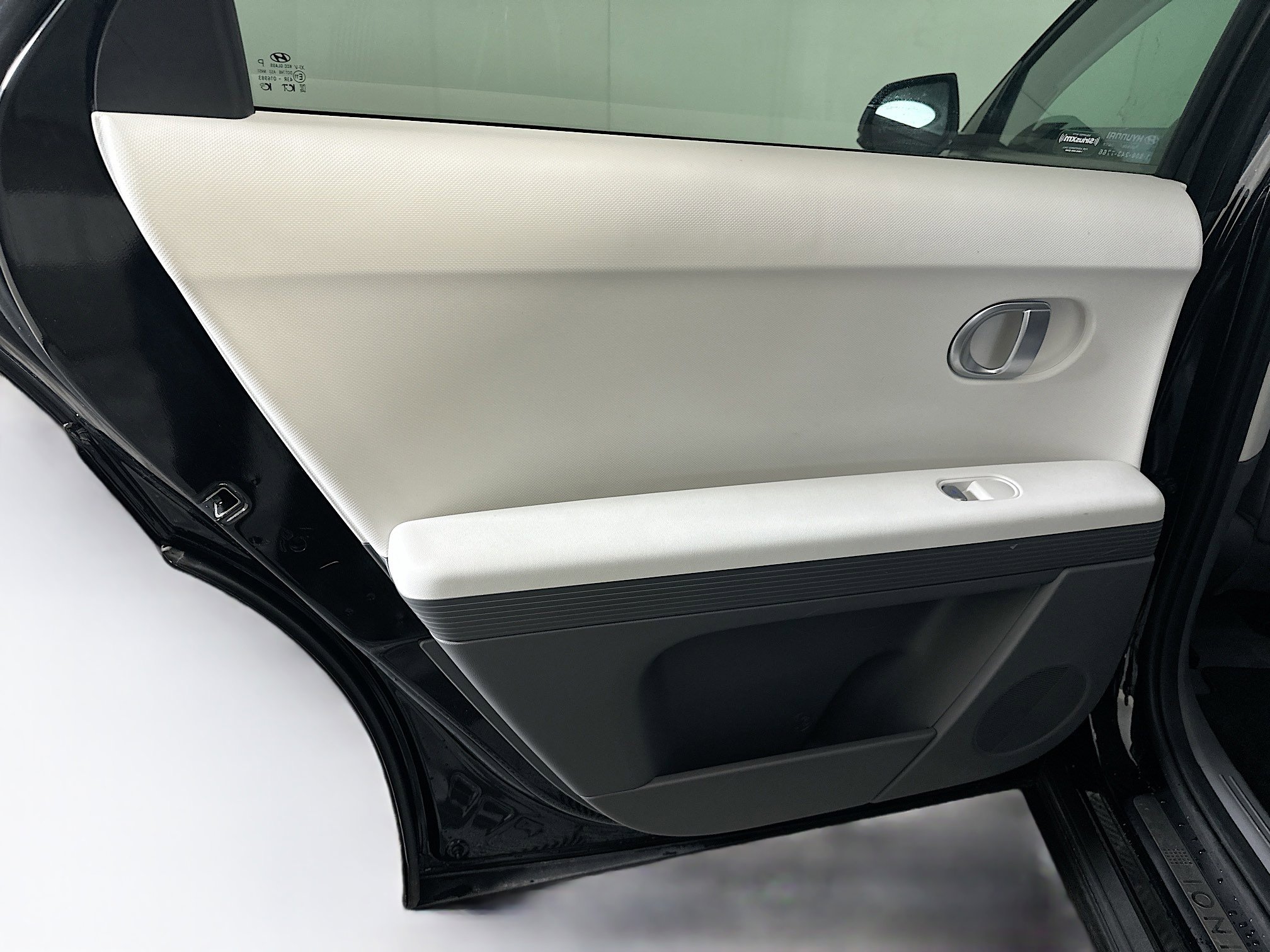 Used 2024 Hyundai Ioniq 5 SEL image 27