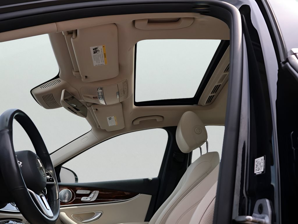 Used 2019 Mercedes-Benz E 300 4MATIC image 40