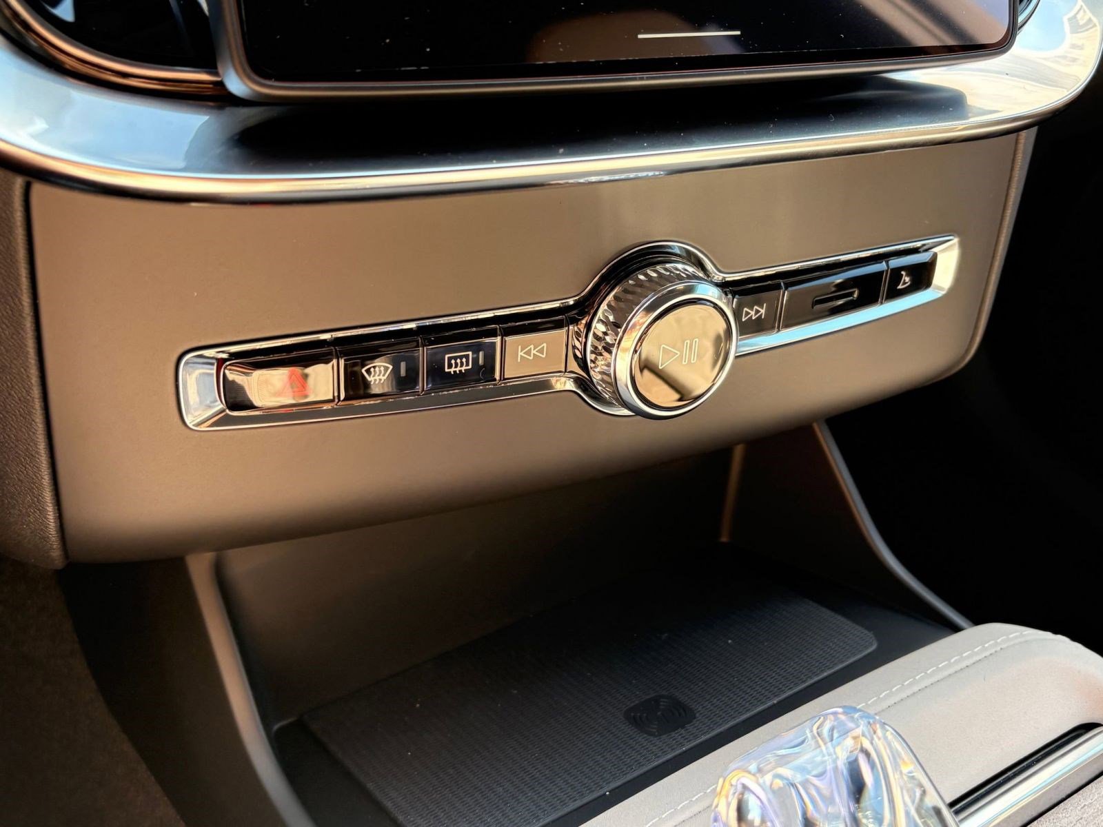 New 2026 Volvo XC90 B6 Plus w/ Protection Package image 30