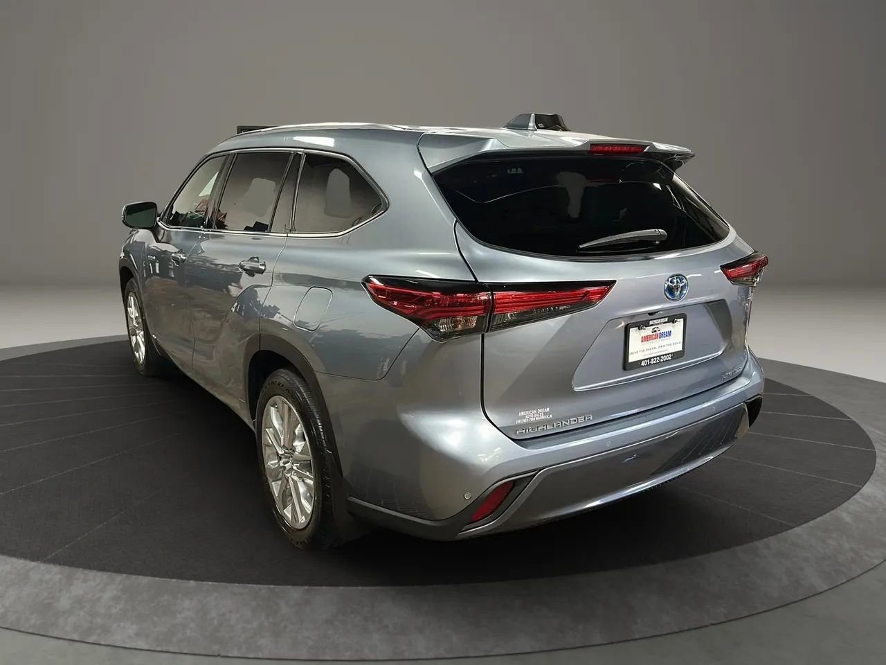 Used 2021 Toyota Highlander Limited image 3