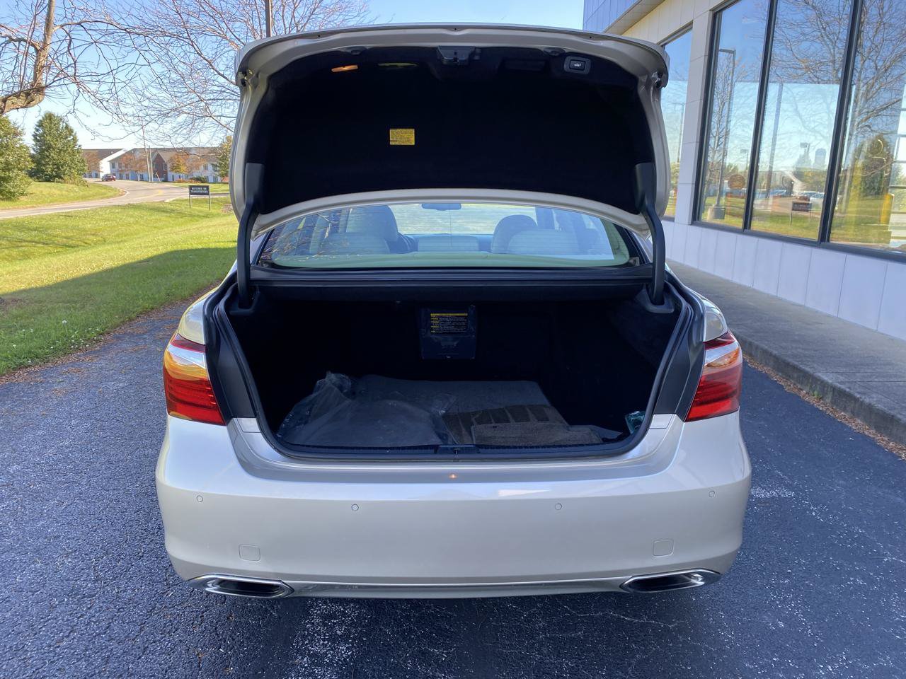 Used 2011 Lexus LS 460 AWD w/ Luxury Value Edition image 41