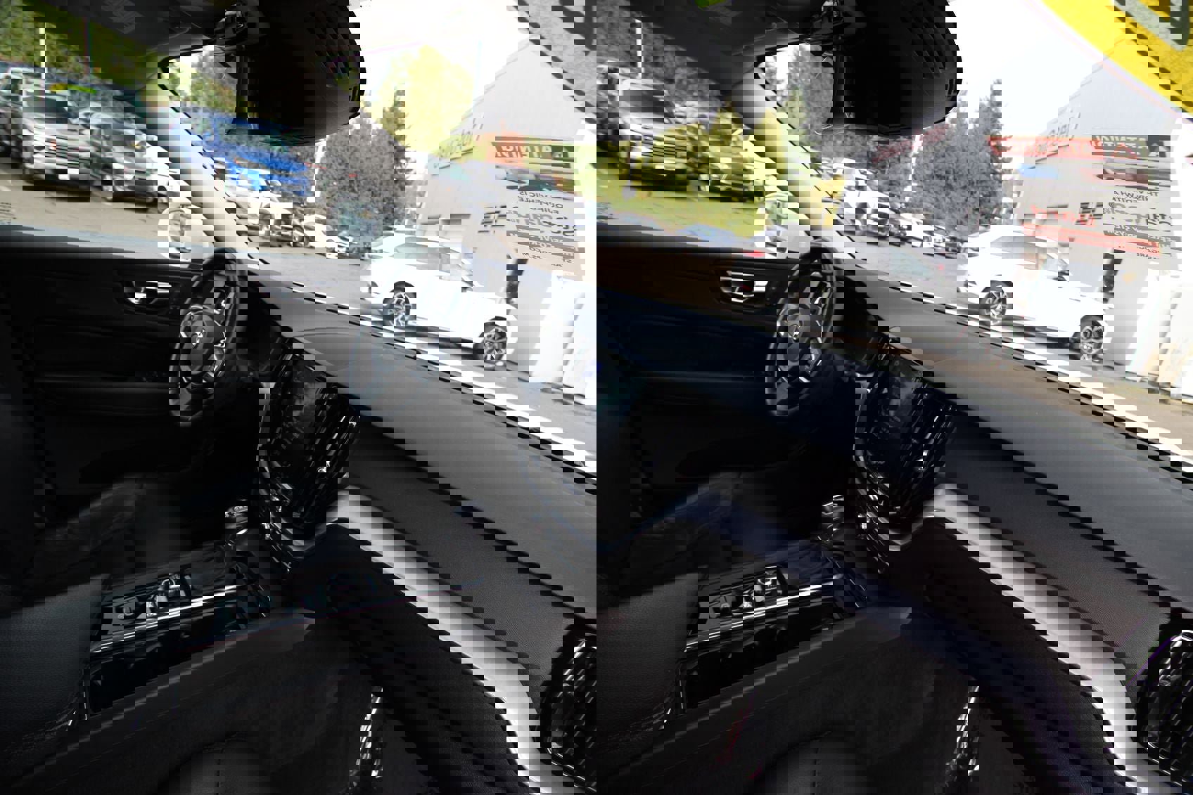 Used 2020 Volvo XC60 T5 Momentum image 18