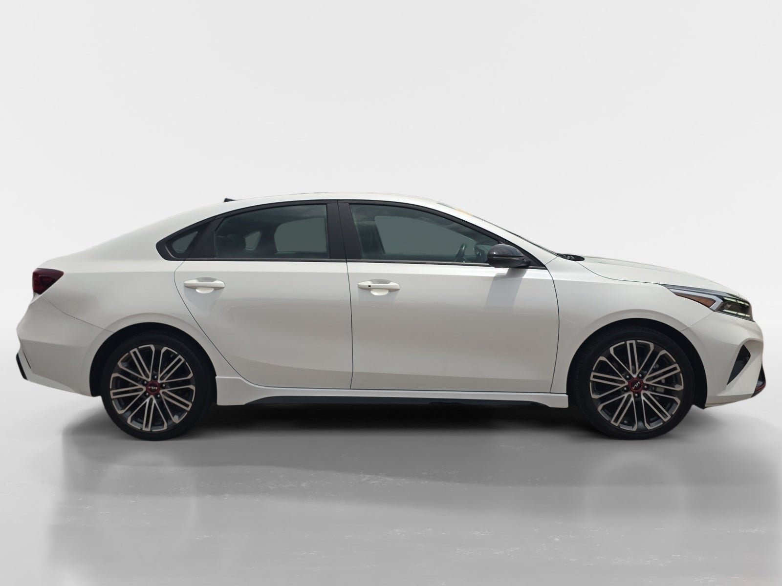 Used 2024 Kia Forte GT FWD image 2