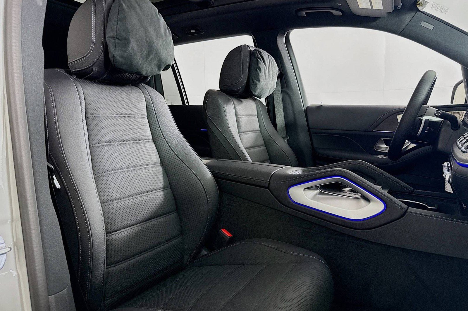 New 2026 Mercedes-Benz GLS 580 4MATIC image 6