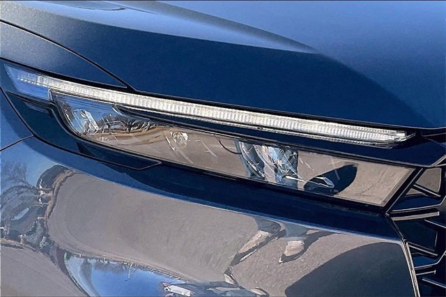 Used 2025 Honda CR-V Sport image 27