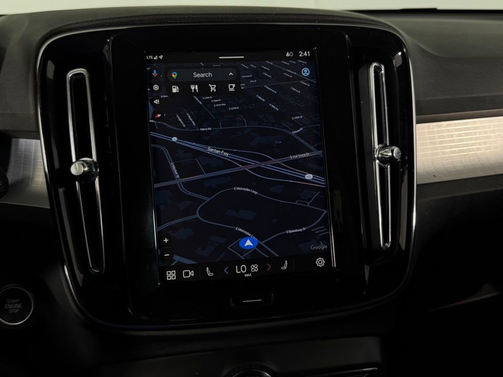 Used 2025 Volvo XC40 B5 Core image 19