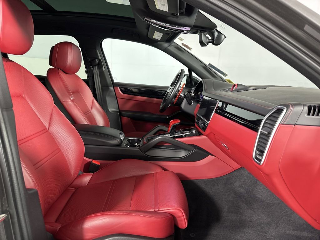 Used 2021 Porsche Cayenne image 29