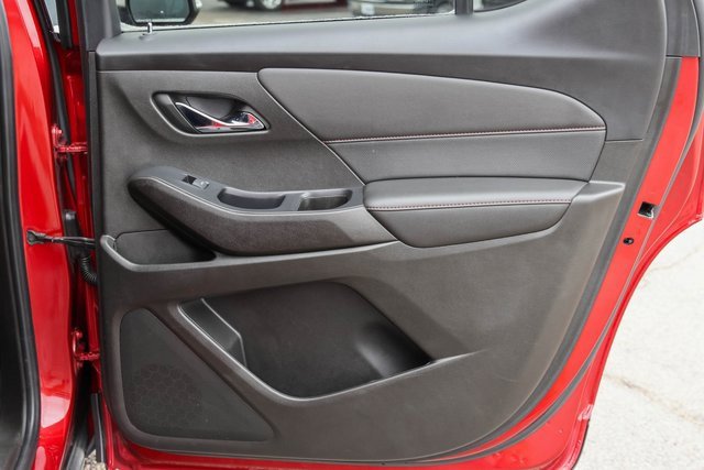 Used 2022 Chevrolet Traverse RS image 18