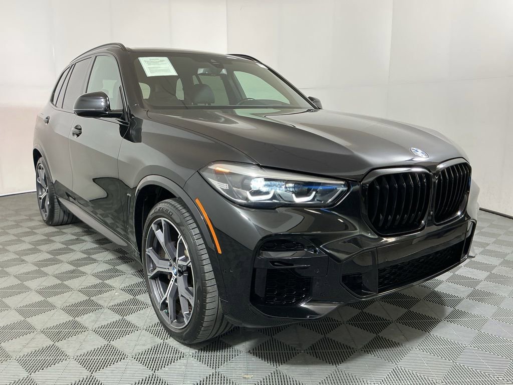 Certified 2022 BMW X5 sDrive40i w/ M Sport Package RWD image 4