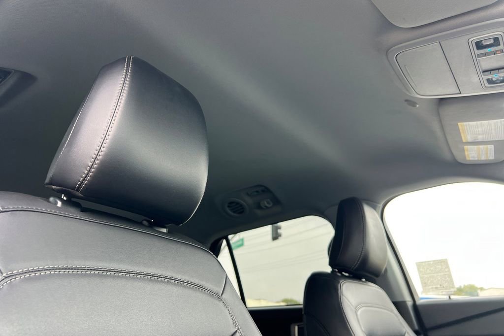 Certified 2024 Ford Explorer XLT w/ Equipment Group 202A image 19