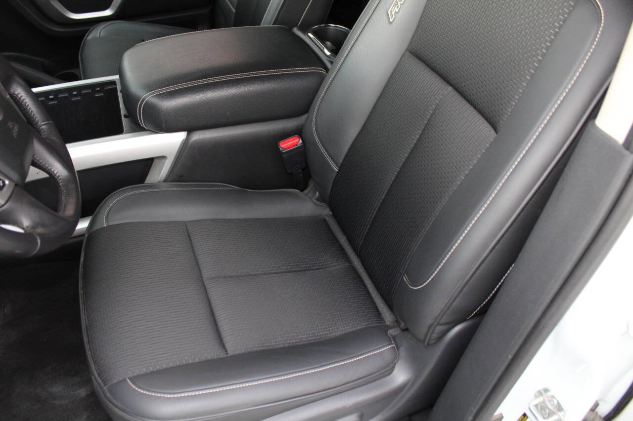 Used 2019 Nissan Titan PRO-4X image 3