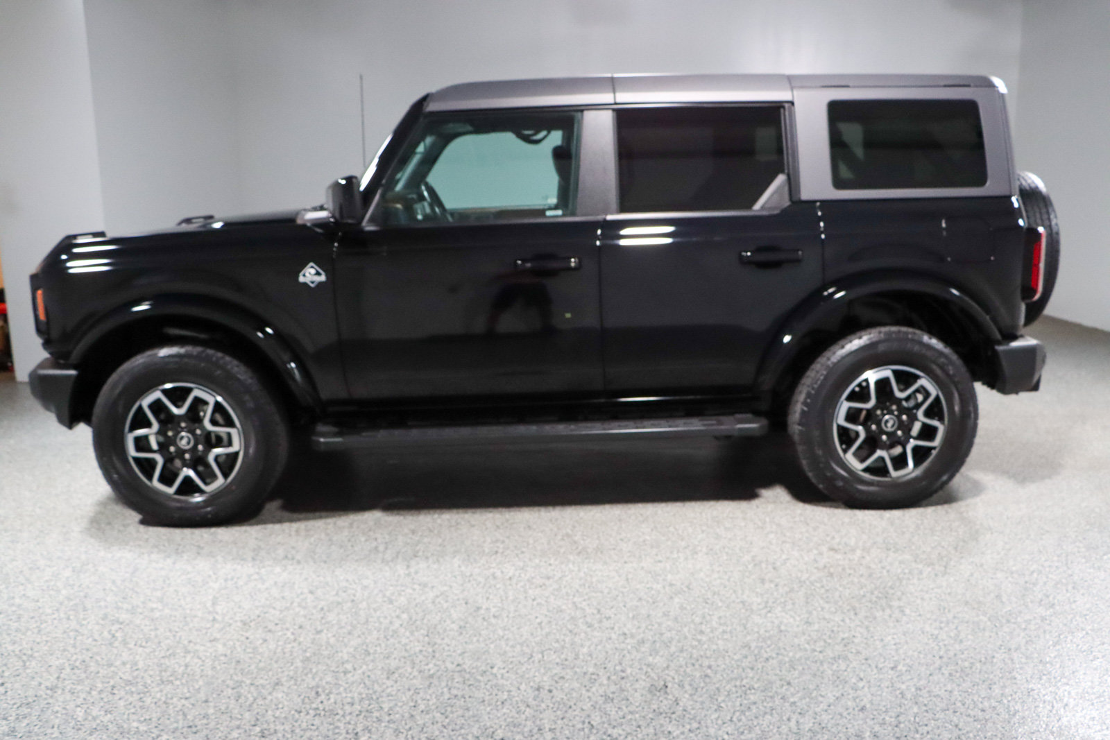 Used 2022 Ford Bronco Outer Banks AWD/4WD image 10