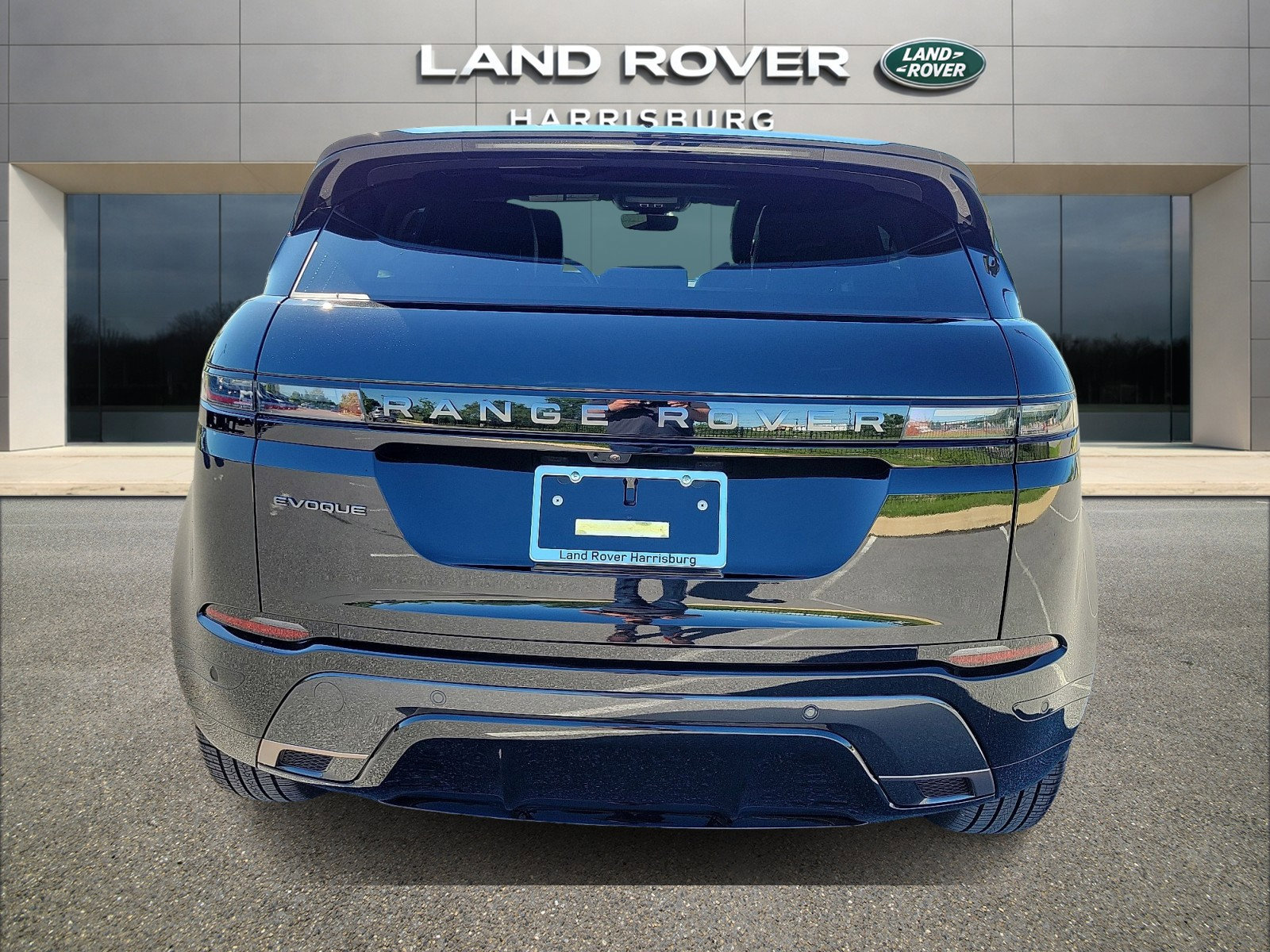 Used 2024 Land Rover Range Rover Evoque Dynamic SE AWD/4WD image 4