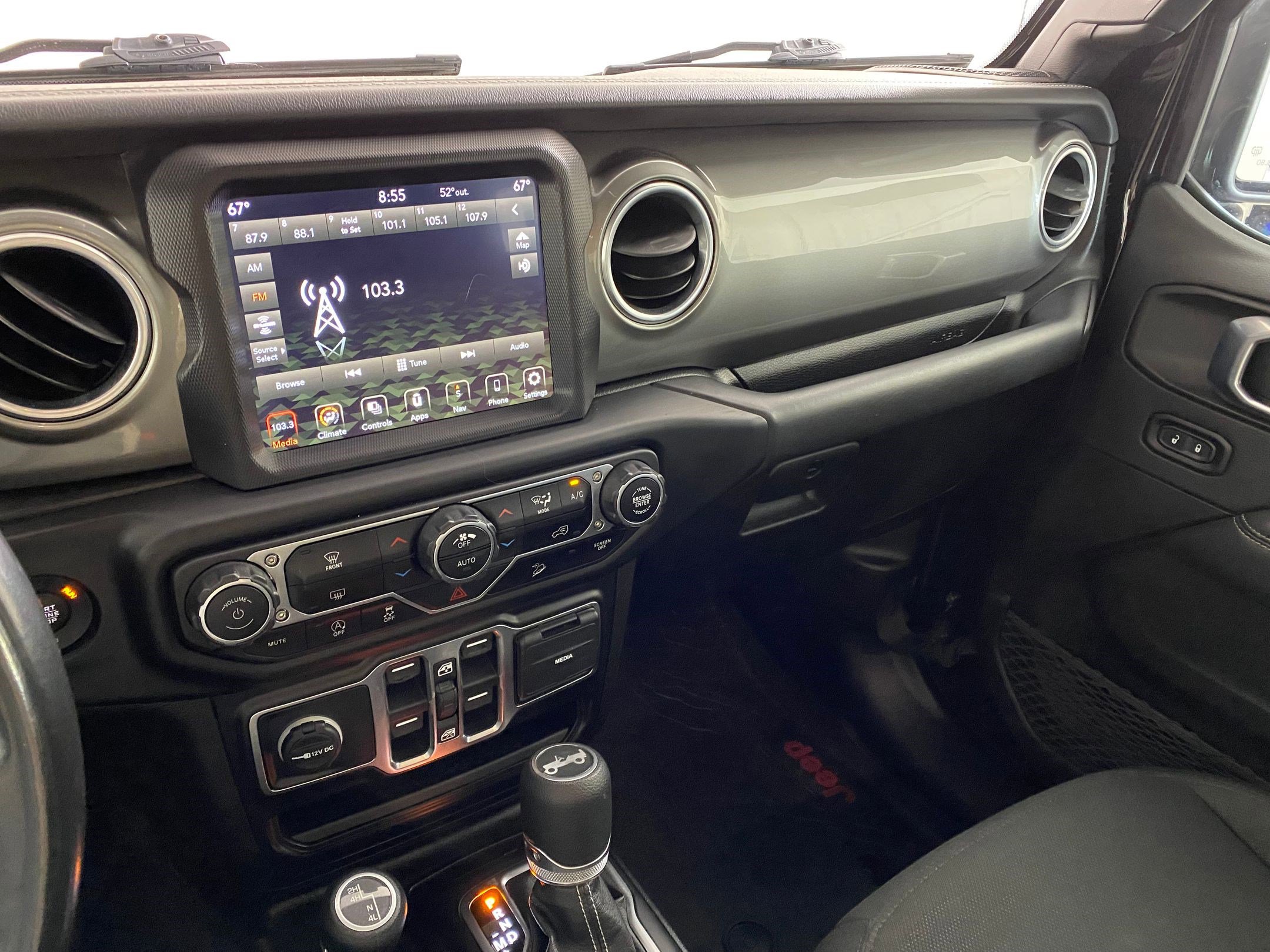 Used 2020 Jeep Wrangler Unlimited Sahara image 25