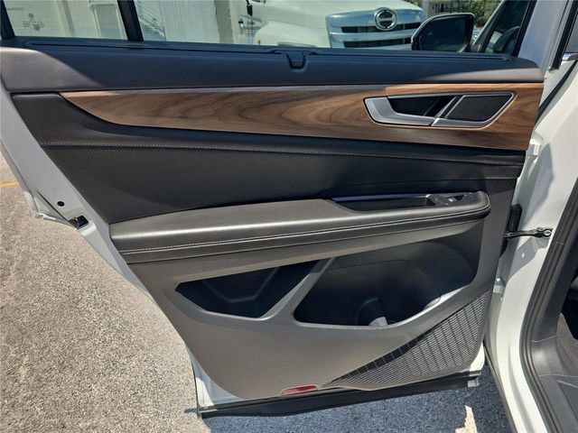 Used 2025 Volkswagen Atlas SE FWD image 11